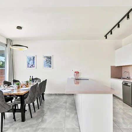 Sea Point Vila