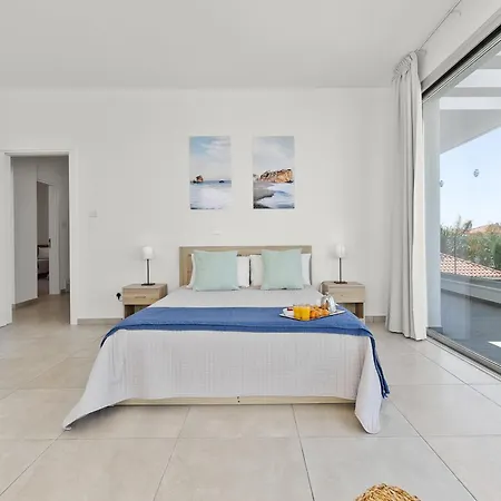 Sea Point Villa *