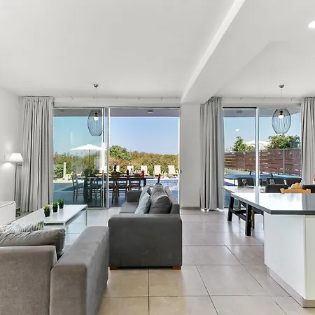 Sea Point Villa *